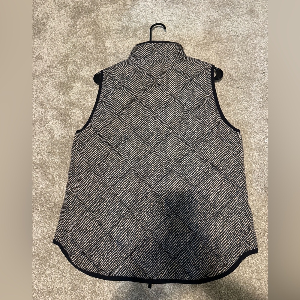 J.Crew Black Tan Herringbone Quilted Vest Size M Preppy Fall Layering - Picture 2 of 4